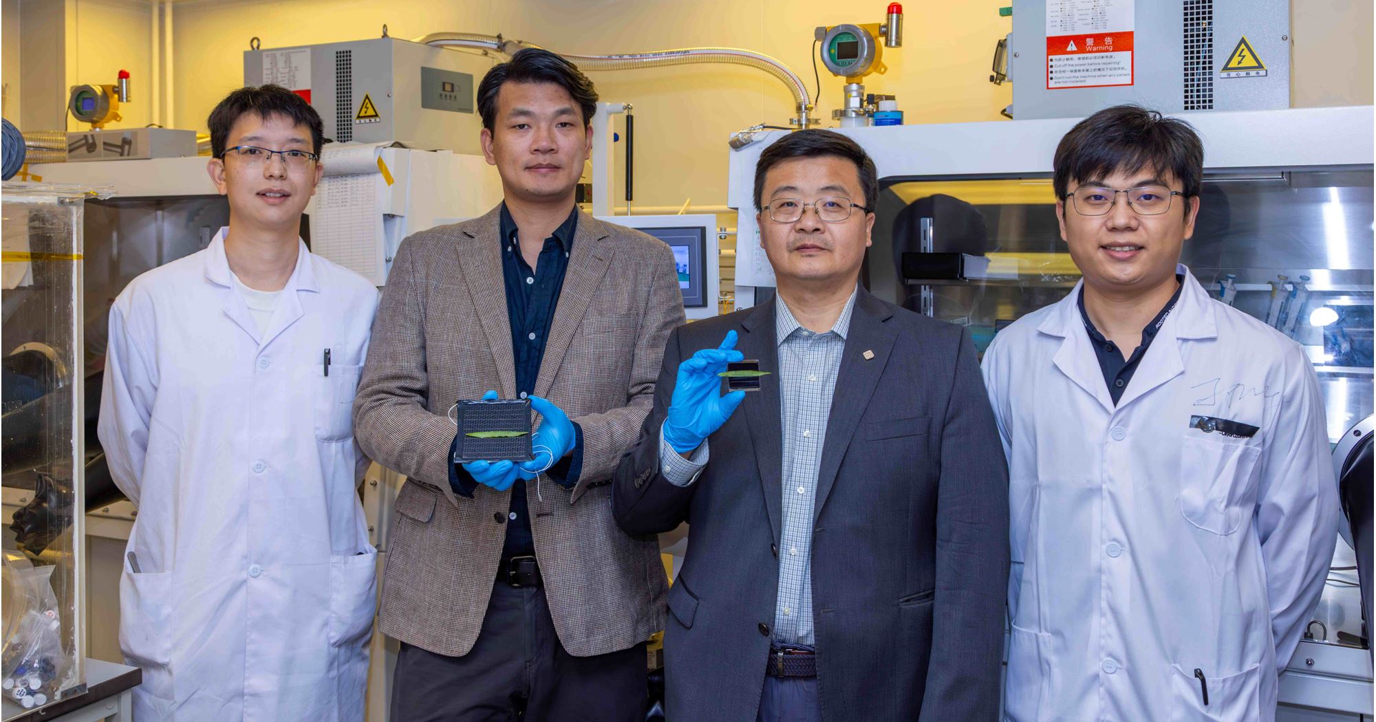 Photo 1 (1) alt = Polyu Researchers achieve more durable perovskite-organic tandem solar cells.
