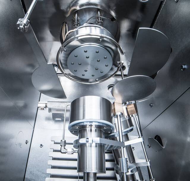 reactive-gas-sputter-cathode